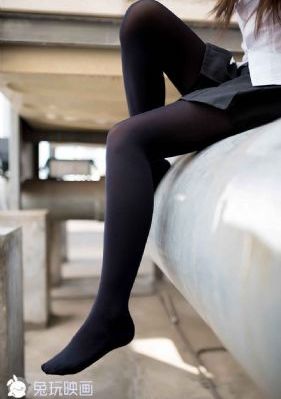 学生面前的女教师